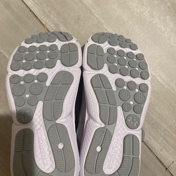 Girls Under Armour Sneakers - Picture 2 of 5